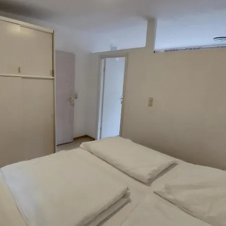 Gaestehaus Bergwald לינה וארוחת בוקר