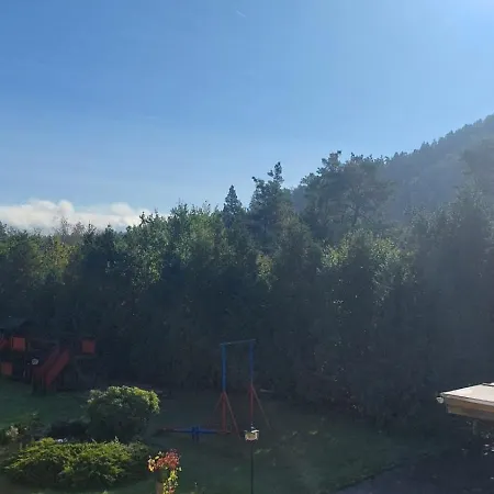 Gaestehaus Bergwald לינה וארוחת בוקר