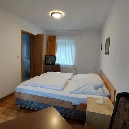 Gaestehaus Bergwald קורורט גוריש