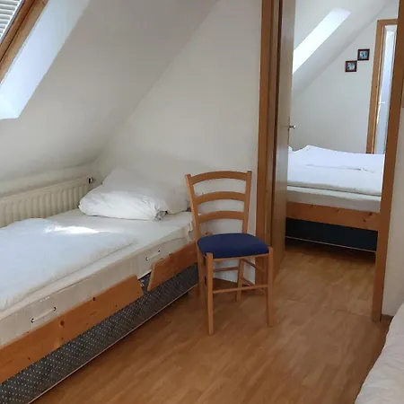Gaestehaus Bergwald Bed & Breakfast 3*