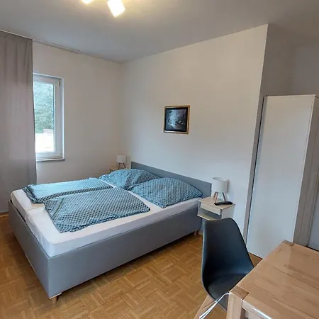 Gaestehaus Bergwald לינה וארוחת בוקר